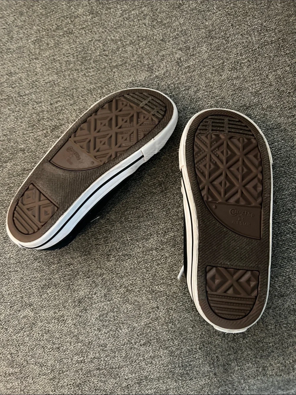 EUC Converse Toddler Black and White Low Top Canvas Sneakers